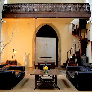 https://la-chapelle-du-carmel.hotels-rhonealpes.com